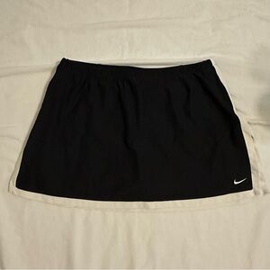 Nike Skort Black w White Trim Size M Tennis Skirt Athletic Pull On Side Slits